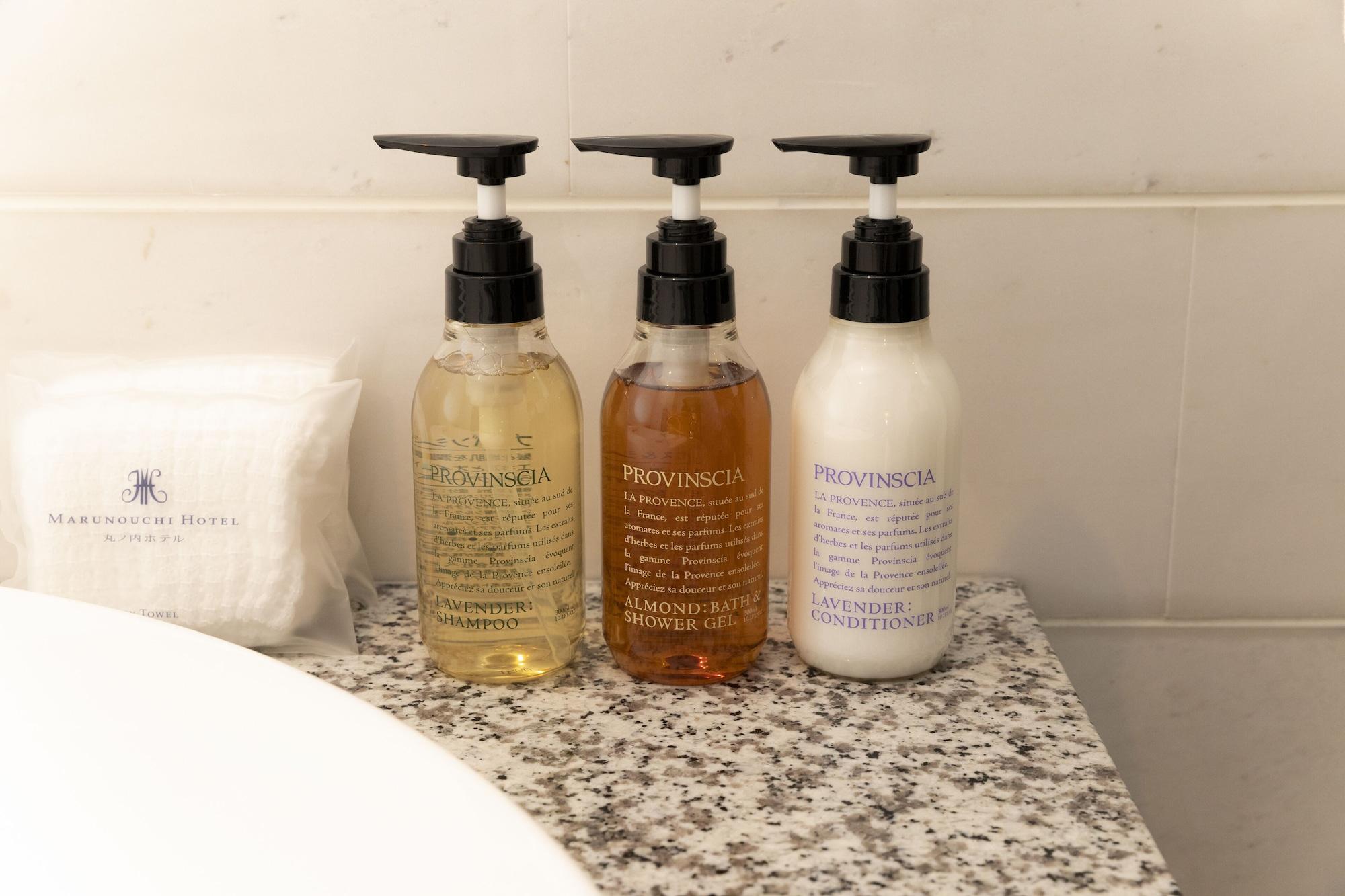 טוקיו Marunouchi Hotel מראה חיצוני תמונה Shower gel, body wash and conditioner