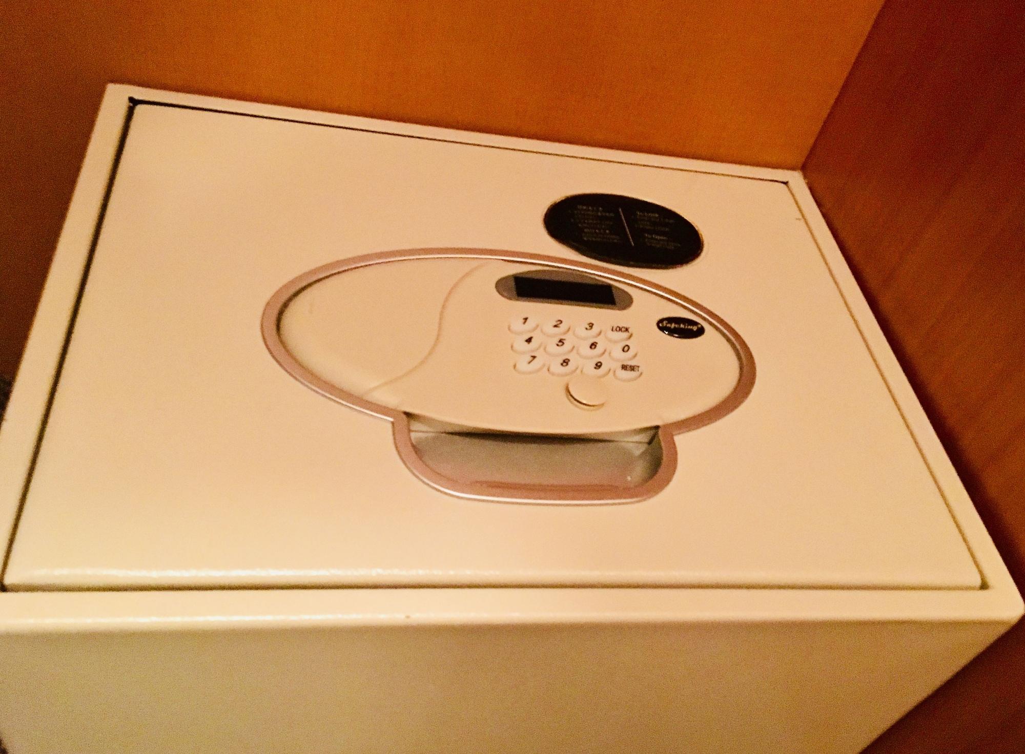 טוקיו Marunouchi Hotel מראה חיצוני תמונה A safe