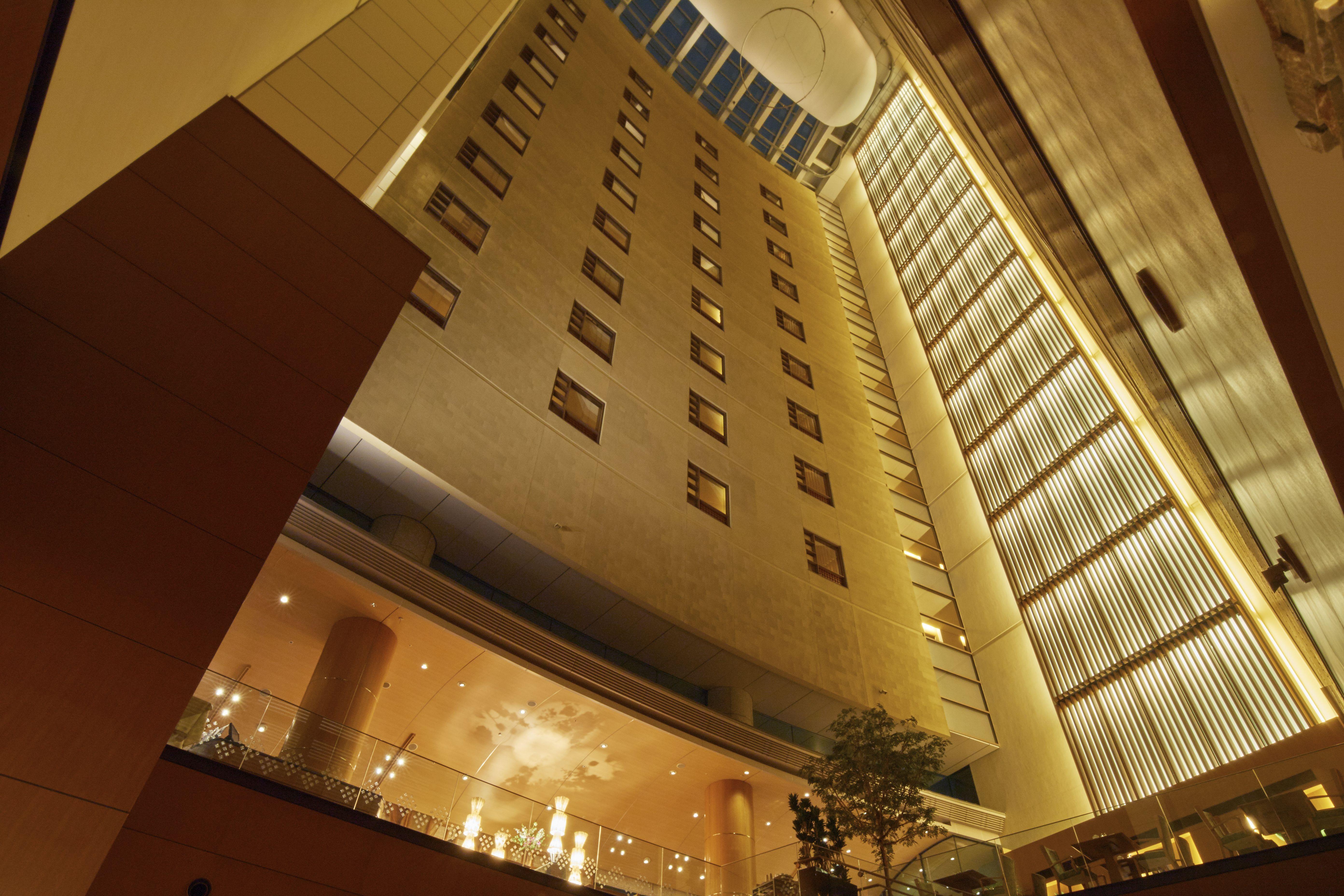 טוקיו Marunouchi Hotel מראה חיצוני תמונה The atrium