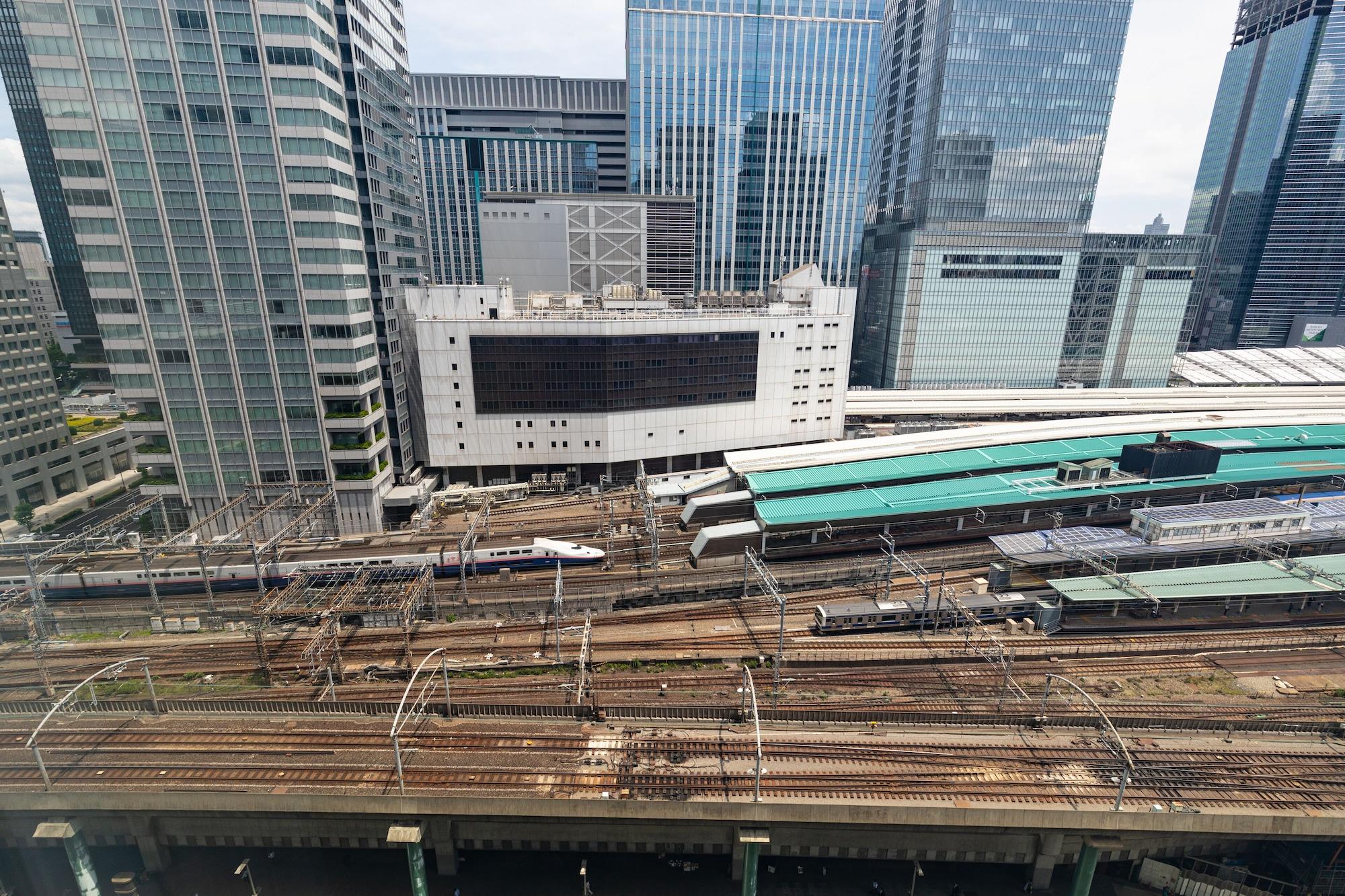 טוקיו Marunouchi Hotel מראה חיצוני תמונה The station platforms in March 2018